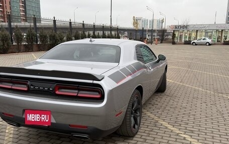 Dodge Challenger III рестайлинг 2, 2016 год, 3 300 000 рублей, 8 фотография