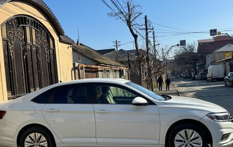 Volkswagen Jetta VII, 2019 год, 1 700 000 рублей, 2 фотография