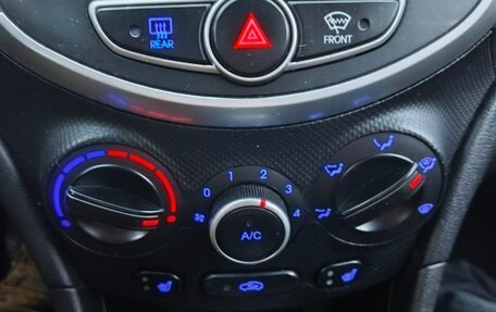 Hyundai Solaris II рестайлинг, 2013 год, 585 000 рублей, 12 фотография