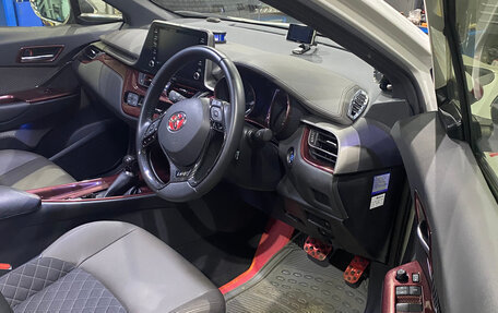 Toyota C-HR I рестайлинг, 2019 год, 3 250 000 рублей, 7 фотография