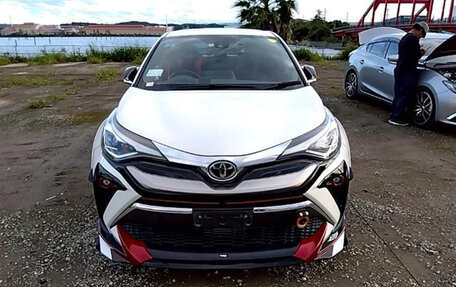 Toyota C-HR I рестайлинг, 2019 год, 3 250 000 рублей, 13 фотография