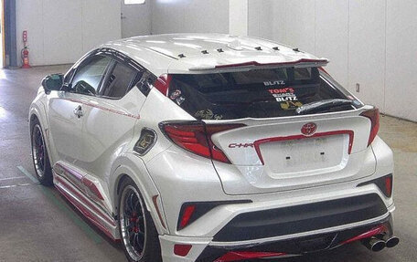 Toyota C-HR I рестайлинг, 2019 год, 3 250 000 рублей, 24 фотография