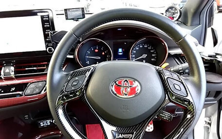 Toyota C-HR I рестайлинг, 2019 год, 3 250 000 рублей, 31 фотография