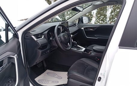 Toyota RAV4, 2021 год, 4 200 000 рублей, 9 фотография