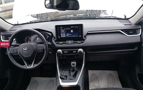 Toyota RAV4, 2021 год, 4 200 000 рублей, 11 фотография