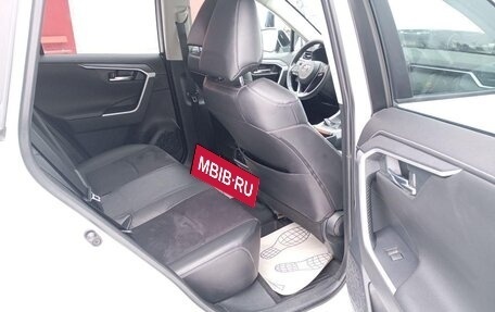 Toyota RAV4, 2021 год, 4 200 000 рублей, 13 фотография