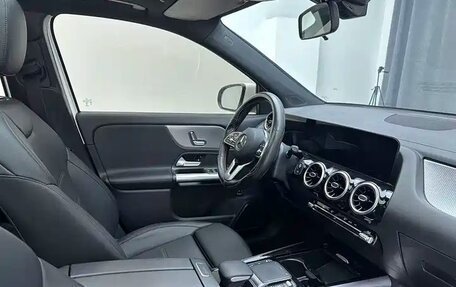 Mercedes-Benz GLA, 2021 год, 2 700 000 рублей, 10 фотография