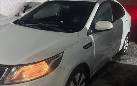 KIA Rio III рестайлинг, 2013 год, 750 000 рублей, 1 фотография