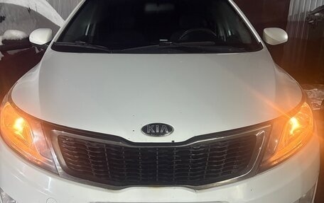 KIA Rio III рестайлинг, 2013 год, 750 000 рублей, 2 фотография