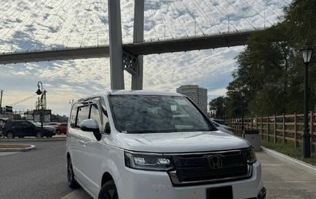 Honda Stepwgn, 2022 год, 2 650 000 рублей, 1 фотография