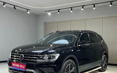 Volkswagen Tiguan II, 2022 год, 2 283 000 рублей, 1 фотография