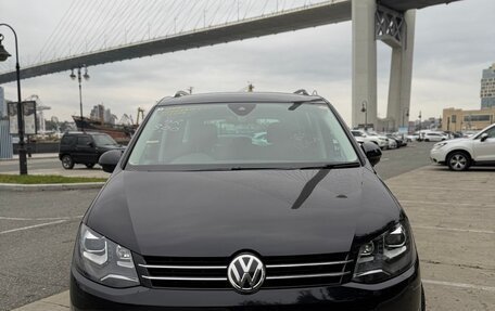 Volkswagen Sharan II, 2018 год, 1 550 000 рублей, 2 фотография