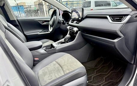 Toyota RAV4, 2025 год, 4 348 000 рублей, 8 фотография