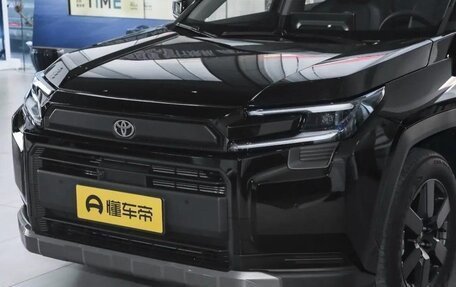 Toyota RAV4, 2025 год, 4 840 000 рублей, 2 фотография