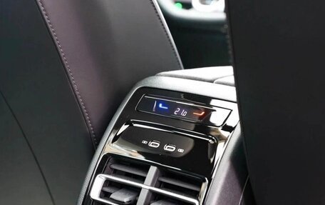 Volkswagen Tiguan, 2025 год, 4 940 000 рублей, 10 фотография