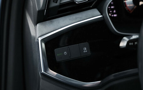 Audi Q3, 2019 год, 2 999 000 рублей, 26 фотография