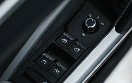 Audi Q3, 2019 год, 2 999 000 рублей, 28 фотография