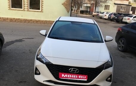 Hyundai Solaris II рестайлинг, 2021 год, 1 530 000 рублей, 5 фотография