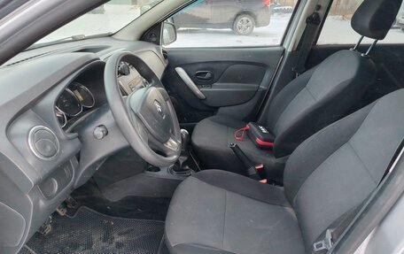 Renault Logan II, 2016 год, 450 000 рублей, 6 фотография