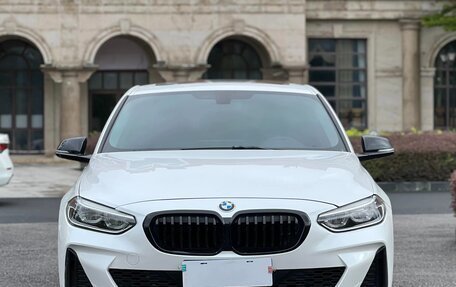 BMW 1 серия, 2022 год, 2 220 000 рублей, 2 фотография