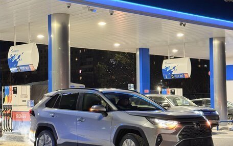 Toyota RAV4, 2025 год, 5 300 000 рублей, 15 фотография