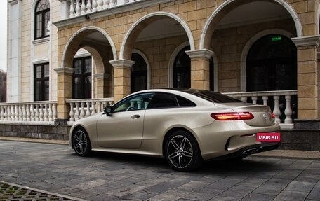 Mercedes-Benz E-Класс, 2017 год, 5 150 000 рублей, 10 фотография