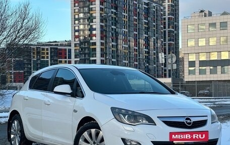 Opel Astra J, 2011 год, 710 000 рублей, 2 фотография