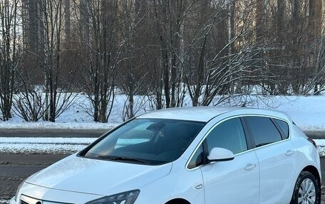 Opel Astra J, 2011 год, 710 000 рублей, 5 фотография