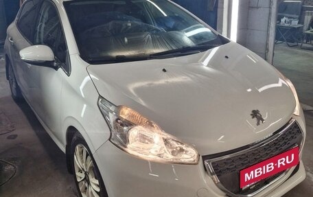 Peugeot 208 II, 2013 год, 850 000 рублей, 2 фотография