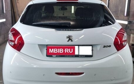 Peugeot 208 II, 2013 год, 850 000 рублей, 5 фотография