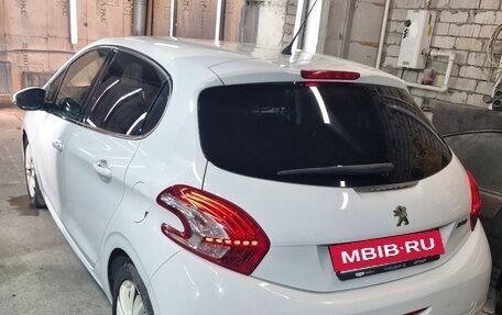 Peugeot 208 II, 2013 год, 850 000 рублей, 7 фотография