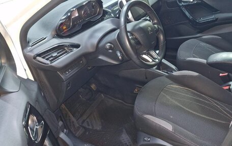 Peugeot 208 II, 2013 год, 850 000 рублей, 11 фотография