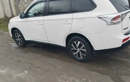 Mitsubishi Outlander III рестайлинг 3, 2012 год, 1 450 000 рублей, 5 фотография
