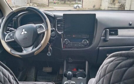 Mitsubishi Outlander III рестайлинг 3, 2012 год, 1 450 000 рублей, 7 фотография