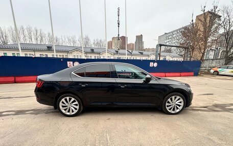 Skoda Superb III рестайлинг, 2017 год, 2 350 000 рублей, 3 фотография