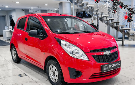 Chevrolet Spark III, 2011 год, 470 000 рублей, 3 фотография
