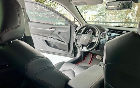 Toyota Camry, 2020 год, 2 850 000 рублей, 16 фотография