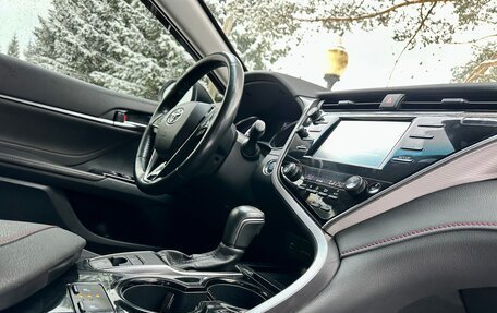 Toyota Camry, 2020 год, 2 850 000 рублей, 17 фотография