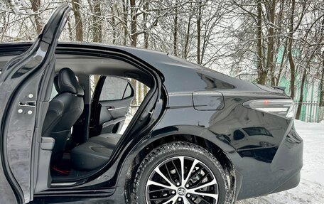 Toyota Camry, 2020 год, 2 850 000 рублей, 21 фотография