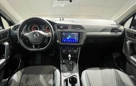 Volkswagen Tiguan II, 2022 год, 2 283 000 рублей, 7 фотография