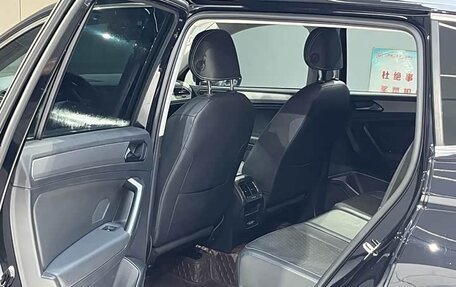 Volkswagen Tiguan II, 2022 год, 2 283 000 рублей, 10 фотография