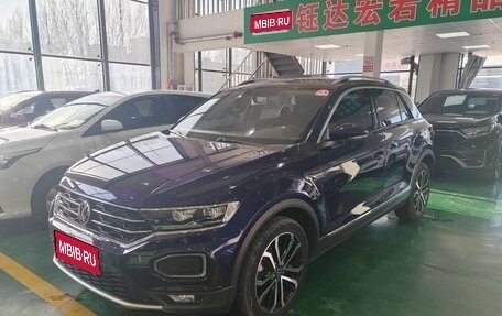 Volkswagen T-Roc I, 2022 год, 1 670 000 рублей, 1 фотография