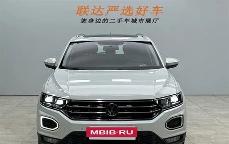 Volkswagen T-Roc I, 2022 год, 1 350 190 рублей, 2 фотография