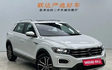 Volkswagen T-Roc I, 2022 год, 1 350 190 рублей, 3 фотография