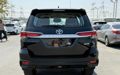 Toyota Fortuner II, 2025 год, 6 800 000 рублей, 5 фотография