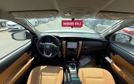 Toyota Fortuner II, 2025 год, 6 800 000 рублей, 8 фотография