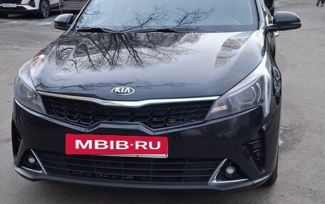 KIA Rio IV, 2021 год, 1 420 000 рублей, 2 фотография