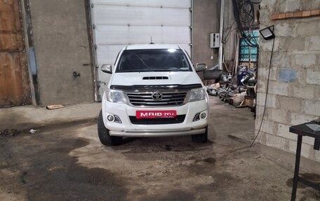 Toyota Hilux VII, 2014 год, 2 909 000 рублей, 2 фотография