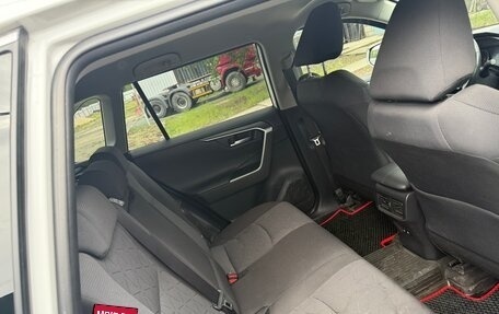 Toyota RAV4, 2020 год, 3 250 000 рублей, 7 фотография