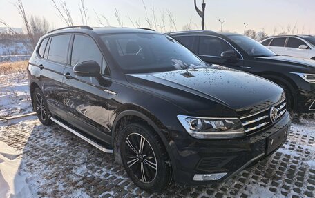 Volkswagen Tiguan II, 2021 год, 2 243 000 рублей, 2 фотография